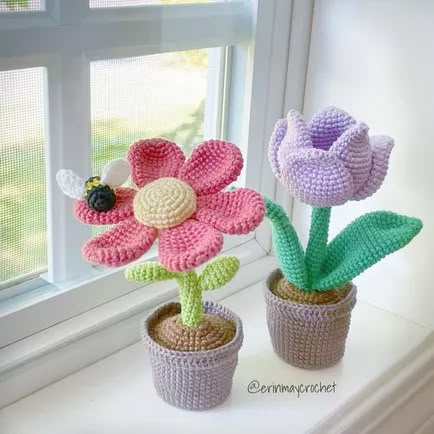 Crochet Flowers Free Pattern, Crochet Cushion Cover, Crochet Bouquet, Crocheted Flowers, Pola Amigurumi, Crochet Plant, Crochet Cushions, Crochet Flower Tutorial, Fun Crochet Projects