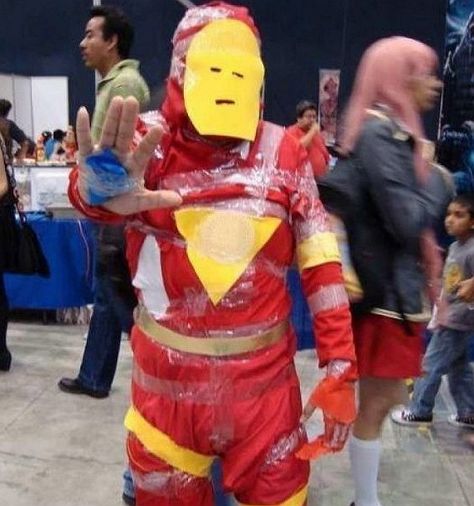 Fun 'N' Frolic: 10 Times Cosplayers Got It Wrong Halloween Costume Fails, Cosplay Fail, Bad Cosplay, Nerdy Kid, Iron Man Cosplay, Ironman Costume, Best Cosplay Ever, Comic Con Costumes, Promo Flyer