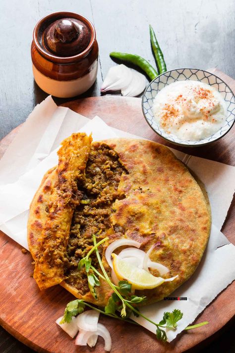 This stuffed keema parantha recipe is an Indian flatbread recipe where the stuffing is made with minced meat or keema. Once you try my recipe, you will never go back to the keema paratha from the restaurant that you frequent. With some neat tips and tricks, you can easily make some mutton keema parantha at home. Keema Paratha, Mutton Keema, Asian Food Photography, Chicken Keema, Indian Flatbread, Flatbread Recipe, Bon Apetit, Mutton Recipes, Traditional Breakfast