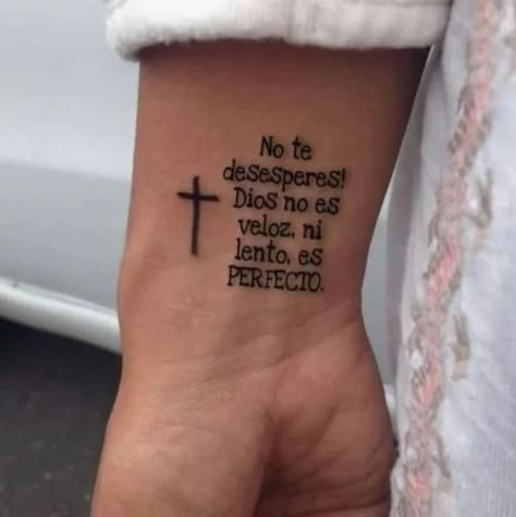 Christus Tattoo, Simple Tattoos For Guys, Cross Tattoo For Men, Pretty Hand Tattoos, Small Tattoos For Guys, Hand Tattoos For Guys, Best Sleeve Tattoos, Tattoos For Daughters, Cross Tattoo