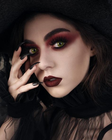 31 Witch Makeup Ideas for Character Looks In 2024 Witch Hair And Makeup Halloween, Evil Sorceress Makeup, Witch Looks Halloween, Dramatic Witch Makeup, Witch Makeup Pretty, Witches Makeup Ideas, Beautiful Witch Makeup, Victorian Witch Makeup, Halloween Witch Eye Makeup