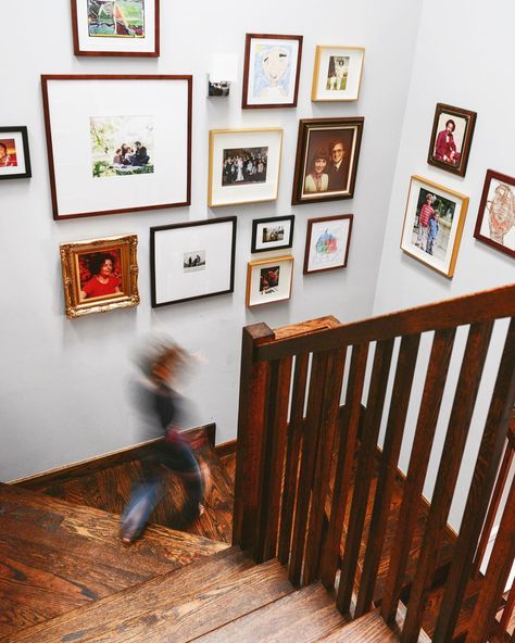 Framebridge Gallery Wall, Photowall Ideas, Photo Ledge, Large Family Photos, Photo Cup, Family Photo Wall, Display Family Photos, Cup Of Jo, Old Apartments