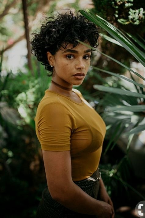 Relationships, Love, Beauty, Make up, Black Hair, Curly Hair, Short Hair, Ebony, Melanin, Dating, #LoveIsConfusing #HairstylesForCurlyHair Aiyana Lewis, Black Hairstyles, Short Curly Hair, Grunge Hair, 인물 사진, Curly Hair Styles Naturally, Beauty Photography, Naturally Curly, Short Curly