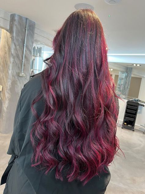 Dark Red Hair Balayage, Dark Pink Balayage, Brown To Pink Balayage, Raspberry Hair, Balyage Long Hair, Black Hair Ombre, Pink Hair Dye, Dip Dye Hair, Hair Tint