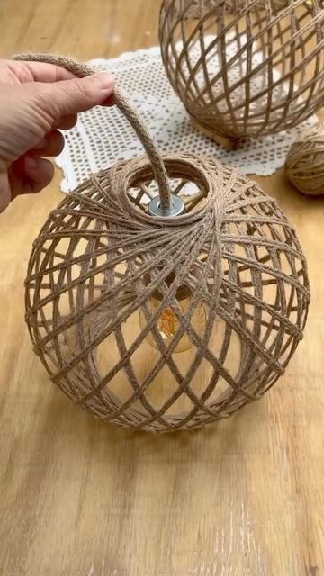 Twine Crafts Diy, Jute Twine Crafts, Twine Crafts, Free Macrame Patterns, Diy Boho Decor, Simple Hand Embroidery Patterns, Jute Crafts, Diy Glass Bottle Crafts, Diy Plant Hanger