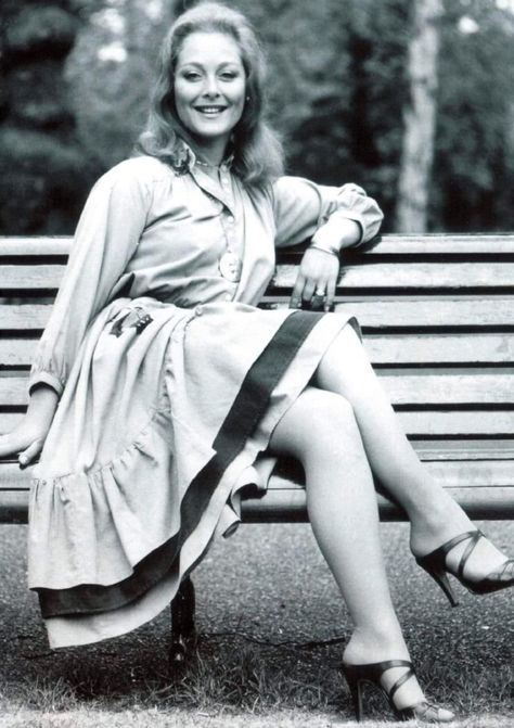 Jenny Hanley, Tv On The Radio, Read Image, Vintage Beauty, Bing Images, Google Images, Beauty