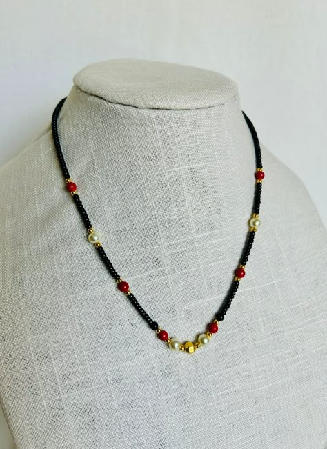 Mani Mangalsutra Designs, Blackbeads Mangalsutra Designs, Marathi Mangalsutra, Mangalsutra Traditional, Traditional Mangalsutra, Black Beads Necklace, Black Beads Chain, Gold Earrings For Kids, Coral Jewelry Set