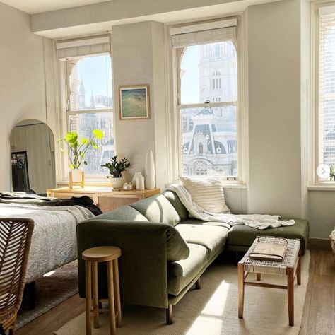 Studio Apartment Ideas: Stunning IG Accounts to Follow for Studio Apartment Decor Inspiration — Moda Misfit | Small Apartment Styling + Cozy Living Wall Decor Studio Apartment, Studio Apartment No Couch, Studio Bed And Couch Layout, Furnishing Studio Apartment, 500 Sf Studio Apartment, Rental Apartment Inspiration, 480 Sq Ft Apartment, 1br Apartment Ideas, Studio Bedroom Layout