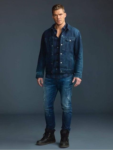 Jack Reacher Outfit, Jack Reacher Tv Series, Alan Ritchson Jack Reacher, Captain America Nomad, Alan Ritchson, Titans Tv Series, Male Outfits, Jack Reacher, Actor Picture