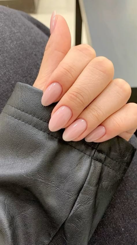 Minimal Nails, Casual Nails, Work Nails, Oval Nails, Neutral Nails, Girls Nails, Pink Nail, Nature Tattoos, Classy Nails