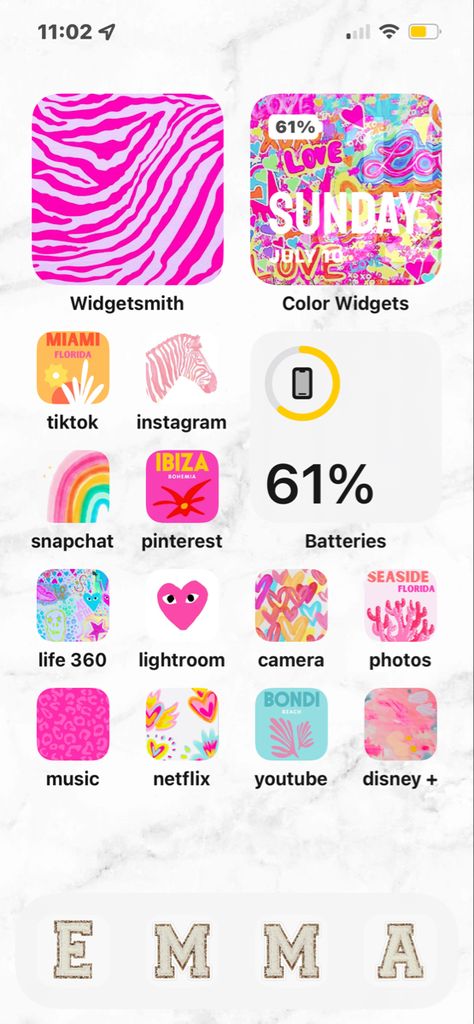 Colorful Ios 16 Home Screen, Colorful Home Screen Layout, Bright Phone Theme, Ios 16 Home Screen Ideas Preppy, Preppy Calendar, Preppy Phone Layout Ideas, Homescreen Layout Preppy, Preppy Phone Ideas, Preppy Ios 16 Wallpaper