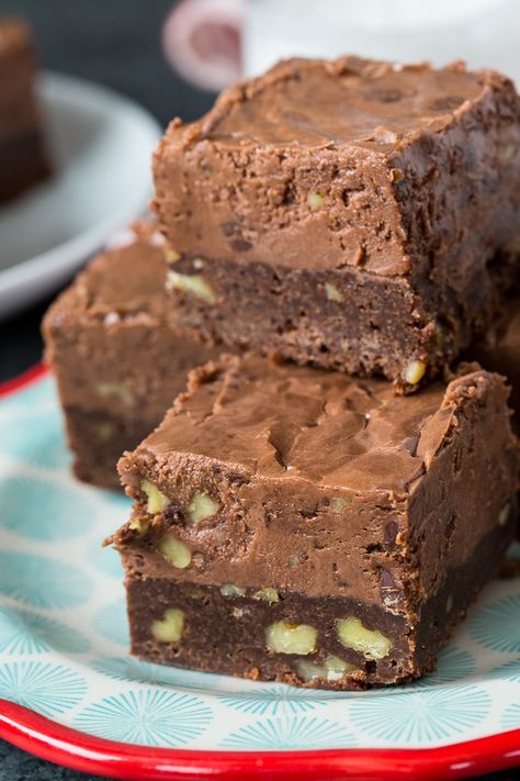 Topped Brownies, Spicy Southern Kitchen, Moms Cooking, Chewy Brownies, Brownie Cupcakes, Brownie Toppings, Southern Kitchen, Brownie Desserts, Catering Ideas