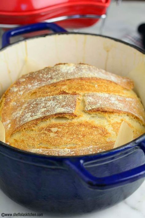 Close up picture of the No-knead Dutch Oven Bread in a dutch oven Bread In A Dutch Oven, Oven Bread, Dutch Oven Bread, Artisan Bread Recipes, Dutch Oven Cooking, Rustic Bread, Dutch Oven Recipes, No Knead Bread, No Knead