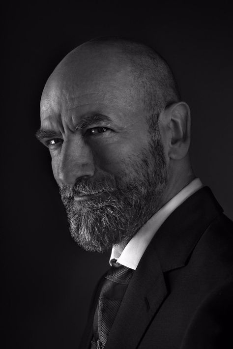 Hot Scottish Men, Graham Mctavish, Scottish Man, Sam Heughan Caitriona Balfe, Outlander Casting, Magazine Interview, Outlander Tv Series, Scottish Actors, Sam Heughan Outlander