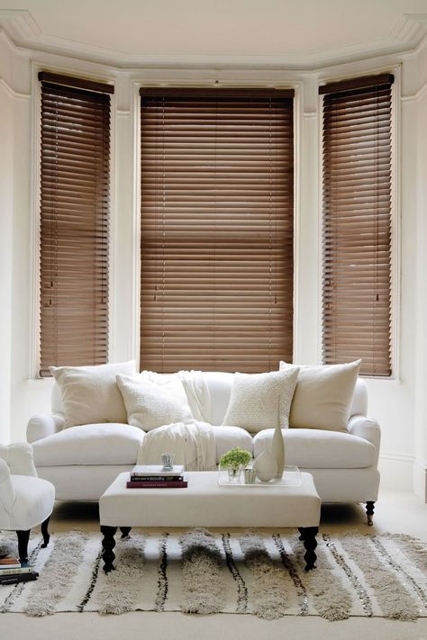 Walnut wooden blinds in cosy modern cream living room Kitchen Blinds Above Sink, Victorian Flat, Cheap Blinds, Bathroom Blinds, Modern Blinds, Living Room Blinds, Bedroom Blinds, Blinds Design, Outdoor Blinds