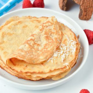 Coconut flour crepes are easy low carb breakfast or desserts crepes perfect for sweet or savory filling. Gluten free + keto + paleo. Gluten Free Crepes Recipe, Easy Low Carb Breakfast, Coconut Flour Crepes, Low Carb Crepe, Low Carb Desserts Easy, Easy Crepe Recipe, Baking With Coconut Flour, Low Carb Flour, Keto Pancakes