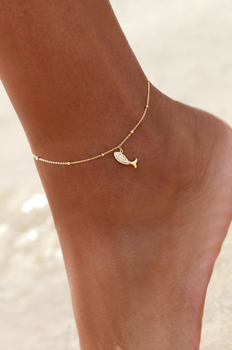 Dainty yet dazzling – our gold and diamond anklet 💎  #aquaejewels Diamond Anklet, Anklets, Gold, Quick Saves