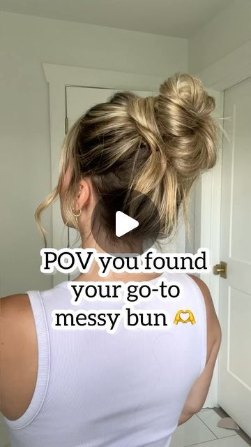 Top Messy Bun Tutorials, Big Messy Bun For Long Hair, Messy Beach Bun, Pretzel Buns Hairstyle, Messy Bun Hairstyles Tutorials, How To Make A Messy Bun, Hairbuns Hairstyles, Hair Buns For Long Hair, Easy Messy Buns For Long Hair