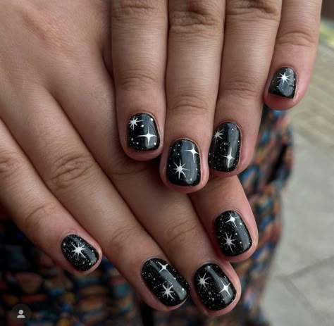 Black Cat Eye Nails Design, Universe Nails, Galaxy Nail Designs, Memorial Service Decorations, Nails Galaxy, Celestial Nails, Cosmic Nails, Metal Nails, Gradient Nail Design