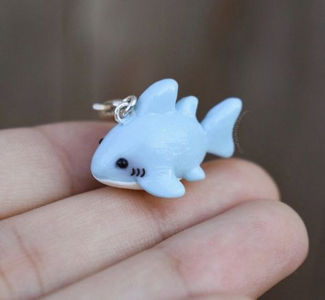 Polymer Clay Fish, Clay Fish, Whale Sharks, Polymer Clay Kawaii, Shark Tattoo, Kawaii Diy, Sculpey Clay, Clay Diy Projects, Tanah Liat