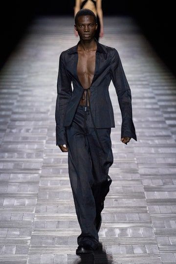 Runway Aesthetic, Football Poses, Fashion Template, Fall 2023 Ready To Wear, Model Runway, 90s Fashion Men, 2023 Ready To Wear Collection, Clothing Aesthetic, Fashion Things