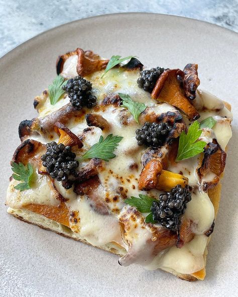 Chanterelle White Pizza with Osetra Caviar Chanterelles are firm, meaty, golden mushrooms that are consistently among the most fondly… | Instagram Osetra Caviar, Chanterelle Mushrooms, Backyard Dinner, Pizza Topping, Classic Pizza, White Pizza, Pizza Toppings, Country Club, Summer 2024