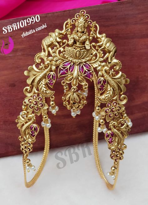 Aravanki Gold Designs, Vanki Designs Jewellery, Pretty Gold Necklaces, Wedding Jewelry Sets Bridal Jewellery, Bridal Necklace Designs, Gold Jewels Design, Antique Necklaces Design, Gold Bangles For Women, Gold Jewelry Outfits