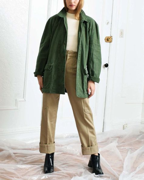 Vintage Army Green Chore Jacket - Etsy Australia Green Jackets For Women, Corduroy Green Jacket, Oversized Green Button Up Shirt Outfit, Green Cargo Jacket Outfit, Green Army Jacket Outfit, Earth Tone Outfits Women, Green Button Up Outfit, Earth Tone Outfits Aesthetic, Green Chore Jacket