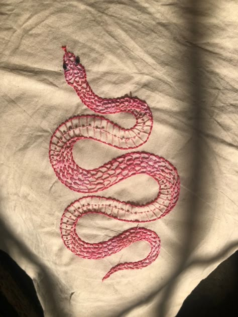 Snake Embroidery Shirt, Couching Embroidery, Embroidered Snake, Snake Embroidery, Clothes Embroidery Diy, Pink Snake, Embroidery Tshirt, Visible Mending, Halloween Quilts