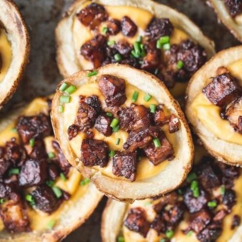 BEST 40 + Party Vegan Appetizers & Finger Foods - Vegan With Curves Vegan Appetizers Finger Foods, Vegan Potato Skins, Potato Appetizer, Appetizers Finger Foods, Potato Appetizers, Tempeh Bacon, Cheddar Cheese Sauce, Vegan Cheese Sauce, Bacon Potato