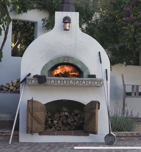 Woodfire Oven, Ibiza Villa, Backyard Ideas For Small Yards, Cement Design, Bbq Grill Design, Small Yards, Kitchen Pantry Design, Yard Design, Grill Design