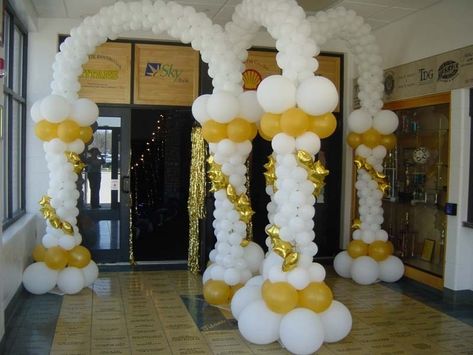 Balloon Canopy, Balloons Ceiling, Centerpieces Balloons, School Dance Decorations, Entrance Idea, Coffee Bridal Shower, Ballon Decoration, Production Ideas, Dance Decorations