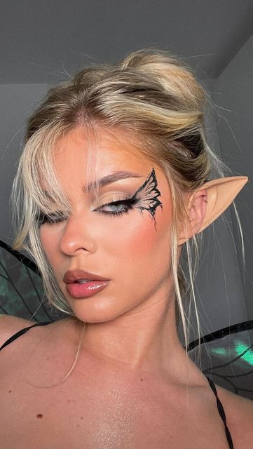 Jade Lauren on Instagram: "Dark fairy this Halloween? I got you 🧚🖤

Follow @justjadelauren for more Halloween costume Inspo 

Wings and ears are from @amazon - in my b👁️o
@__dollbeauty_ push poppin eyeliner in shade black liquorice" Fairy Makeup Ideas, Black Liquorice, Costume Inspo, Black Licorice, Fairy Makeup, Dark Fairy, I Got You, Licorice, Makeup Ideas