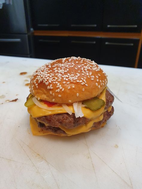 Double Quarter Pounder With Cheese, Quarter Pounder With Cheese, Quarter Pounder, Cheese Food, Custom Keto Diet, Dinner Meals, Dim Sum, Food Obsession, Delicious Healthy Recipes