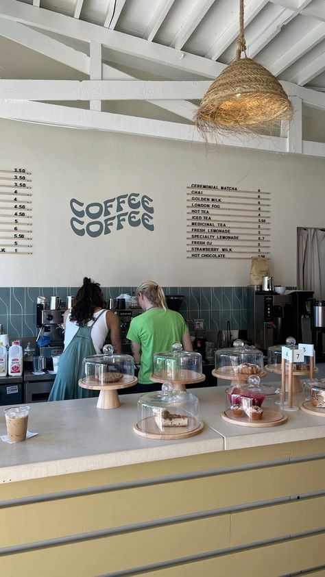 Beach Vibe Coffee Shop, Blue And White Coffee Shop, Coffee Business Aesthetic, California Cafe Aesthetic, California Coffee Shop, Beach Coffee Shop Aesthetic, Corner Shop Aesthetic, Surf Coffee Shop, Cafe Barista Aesthetic