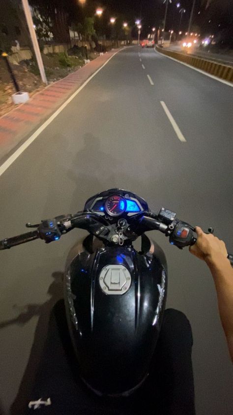 Night Bike Snap, Ns Bike, Splendor Plus Bike, Splendor Plus Bike Photo, Shopping Snap Story, Old Monk Rum, Splendor Plus, Aesthetic Statue, Night Snap