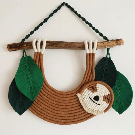 Sid The Sloth, Macrame Nursery, Pola Macrame, Macrame Baby, Makramee Diy, Yarn Wall Art, Macrame Wall Hanging Diy, Diy Yarn Crafts, Rope Crafts Diy