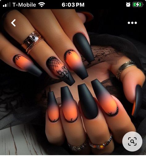 Halloween Nails With Jewels, Halloween Nails Coffin Shape, Glamgoth Nails, Black And Orange Nails, Halloween Nails Ideas, Orange Ombre Nails, Black Ombre Nails, Black Halloween Nails, Holloween Nails