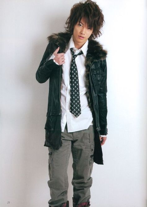 gyaruo Gyaruo Men, Ora Gyaru, Guy Fits, Takeru Sato, Takeru Satoh, Gyaru Fashion, Study Style, J Fashion, Fit Inspo