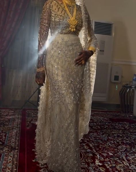 Somali Wedding Dress, Somali Wedding, Traditional Henna, White Wedding Decorations, Dream Wedding Decorations, Stylish Wedding Dresses, Traditional Wedding Dresses, African Print Fabric, Abaya Fashion