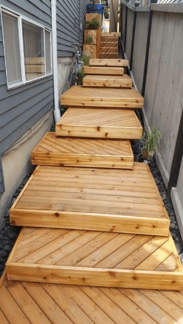 How To Build Floating Outdoor Steps - Engineering Discoveries Wood Deck Steps, Building Stairs, Deck Steps, Floating Deck, House Redesign, Garden Stairs, Exterior Stairs, Wooden Deck, Outdoor Steps