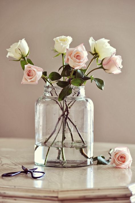 Jar Flowers, Rose Belle, Deco Floral, Rose Cottage, Love Rose, Arte Floral, Beautiful Blooms, Rose Garden, Love Flowers