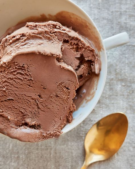 Victoria Granof, Chocolate Gelato Recipe, Saveur Recipes, Pudding Desserts Recipes, Chocolate Gelato, Pistachio Gelato, Custard Ice Cream, Gelato Recipe, Pudding Ice Cream