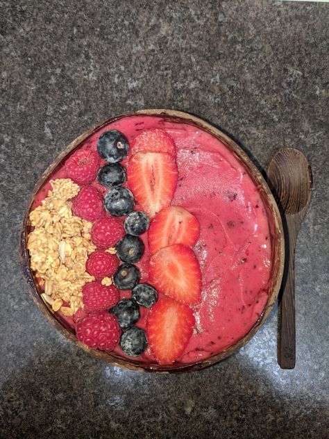 Asie Bowls Fruit, Smoothie Bowl Aesthetic, Açai Bowls, Açaí Bowls, Acai Bowls, Healthy Food Inspiration, Healthy Food Motivation, Healthy Lifestyle Food, Healthy Sweets Recipes