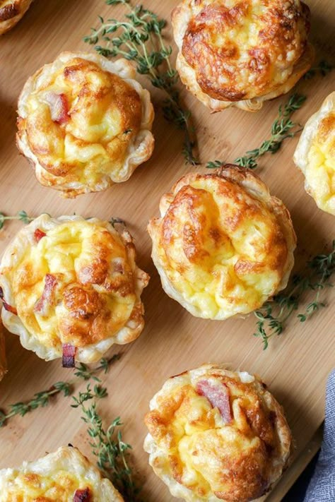 Quiche Puff Pastry, Mini Quiche Tarts, Impressive Side Dishes, After Dinner Snacks, Puff Pastry Quiche, Mini Quiche Recipe, Quiche Bites, Mini Quiche Recipes, Puff Pastry Appetizers