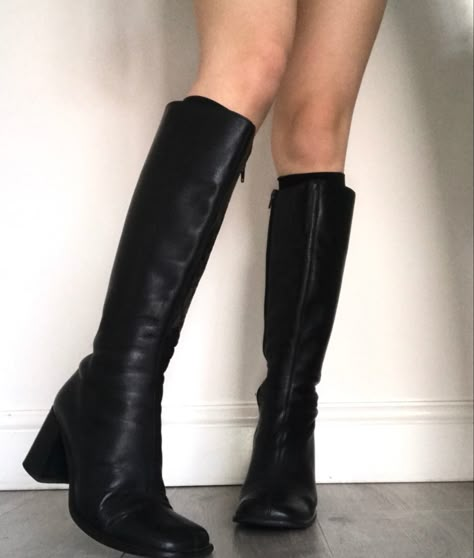 Long Black Leather Boots, Black Square Toe Boots, 90s Boots, Black Knee Boots, Fall Winter Shoes, Mood Clothes, Shoes Outfit Fashion, Practice Outfits, Square Toe Boots