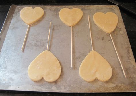 The Accidental Grandma: How to make a cookie bouquet. Valentine Cookie Bouquets, Valentine Baking, Valentine Sugar Cookies, Valentines Baking, Edible Bouquets, Cookie Decorating Party, Sugar Cookie Icing, Cookie Bouquet, Summer Cookies