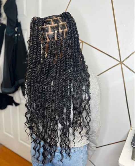 Boho Spring Twist, Passion Twists Hairstyle With Curls, Boho Passion Twists With Curls, Twist Braids With Curls, Passion Twists With Curls, Boho Passion Twists, Women Braid Hairstyles, Passion Twist Hairstyles, Island Twist