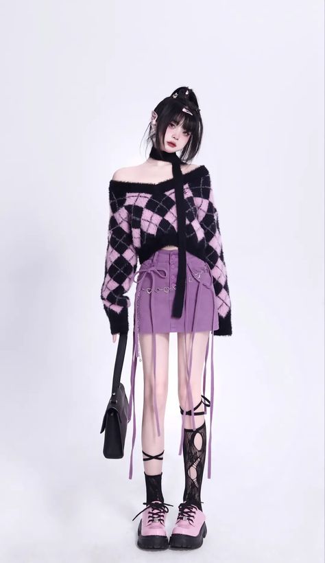 Cybercore / aesthetic / purple / pink / alternative / japanese / korean / chinese / pink bag / emo / cute girl Japanese Cybercore Fashion, Cute Japanese Outfits Street Style, 2000s Japanese Fashion Pink, Purple Outfits Korean, Pink Cybercore Outfits, Cybercore Outfits Aesthetic, Cybercore Aesthetic Outfits, Chinese Fashion Aesthetic, Purple Y2k Outfit