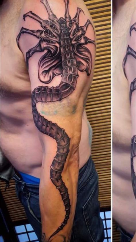 Alien The Movie Tattoo, Xenomorph Tattoo Ideas, Facehugger Drawing, Face Hugger Tattoo, Alien Movie Tattoo, Traditional Tattoo Arrow, Facehugger Tattoo, Hr Giger Tattoo, Alien Tattoo Xenomorph